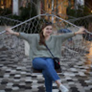 Meet your Posher, Adriana